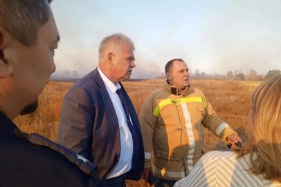 Для борьбы с ландшафтным пожаром в Новотроицке увеличена группировка