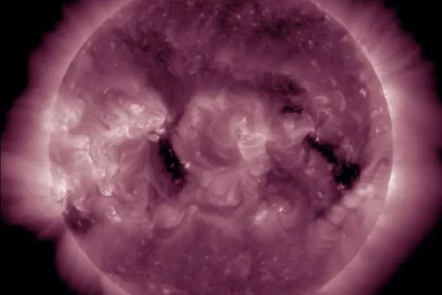 Корональная дыра и вспышки на Солнце: прогноз магнитных бурь на 8-9 сентября