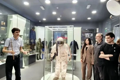 Оренбуржцев зовут в «Гагаринский» дворик на лекцию о скафандрах и ретро-кино