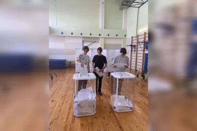 Братья-тройняшки из Оренбурга впервые проголосовали на выборах