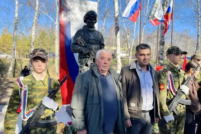 В Асекеево открыли памятник участникам СВО: район увековечил память своих героев