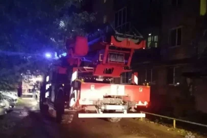 В Бузулуке на пожаре в многоэтажке спасли трёх человек