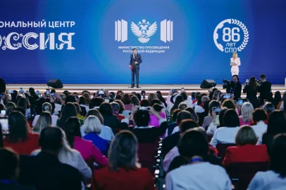 «Мы — единый коллектив»: оренбургские педагоги привезли с форума в Москве новые смыслы и заряд энергии