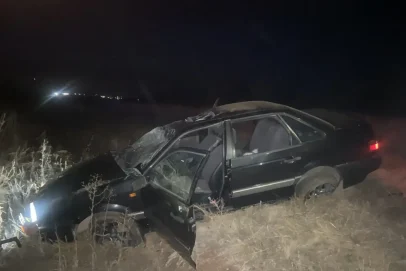 ДТП в Октябрьском районе: автомобиль опрокинулся в кювет, двое пассажиров госпитализированы